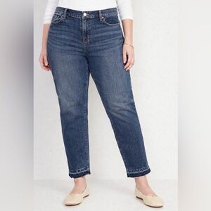 NWT | Old Navy | Mid Rise Boyfriend Straight Cut-Off Jeans